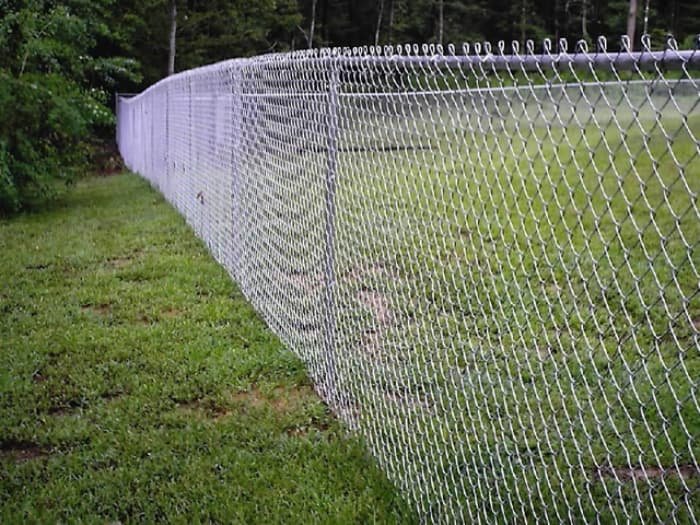 Best Chain Link Fence for Sports Courts? Why Diamond Mesh Fencing Is the Top Choice for Durability