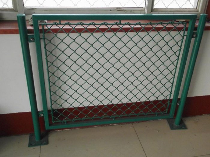 Best Chain Link Fence for Sports Courts? Why Diamond Mesh Fencing Is the Top Choice for Durability